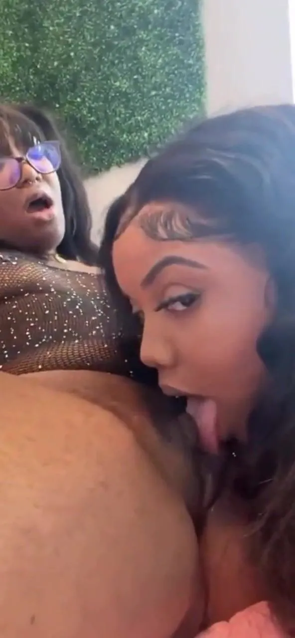 Black Lesbian Sucking Clit - Ebony Lesbian Suck Clit